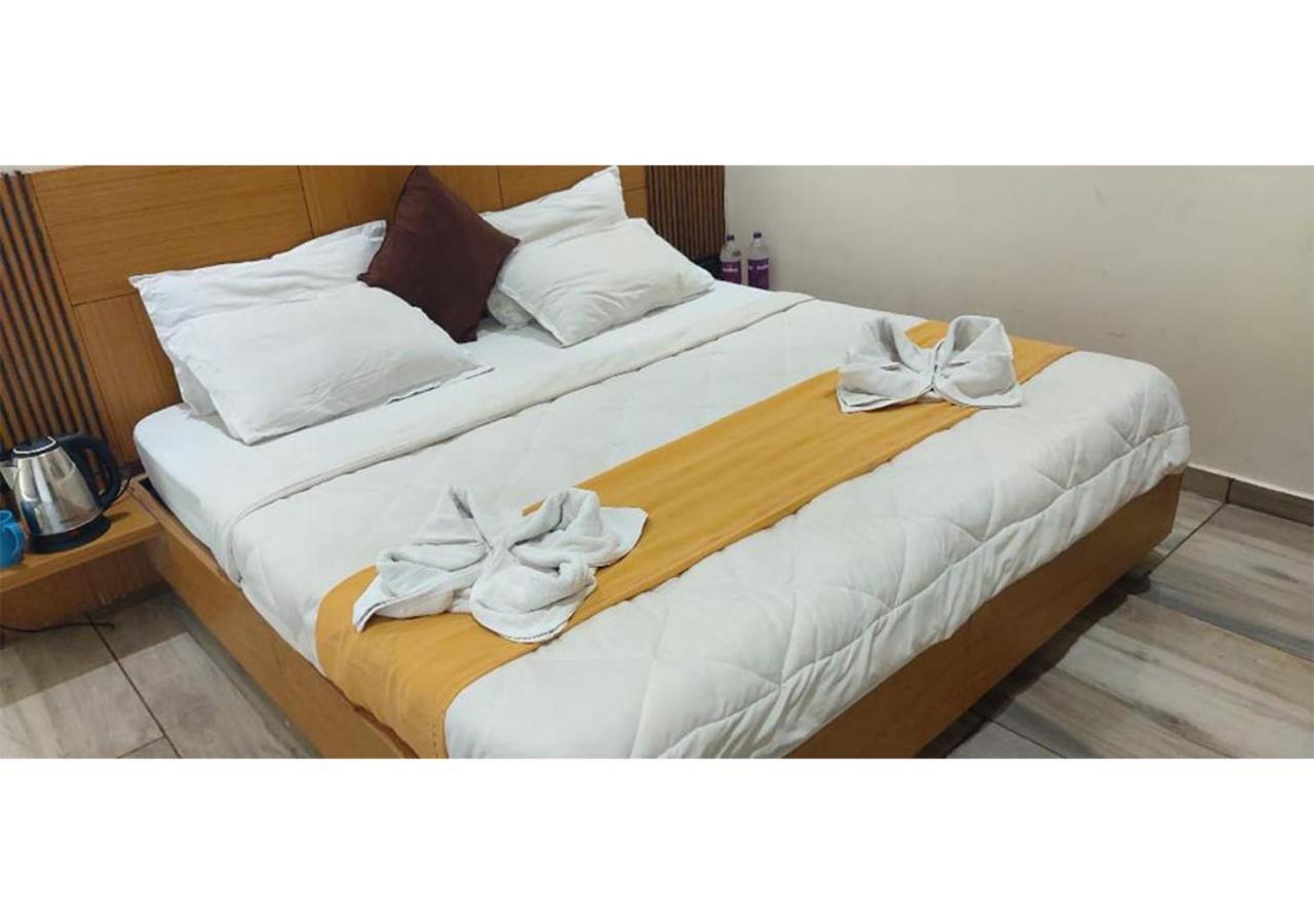 Shree Murlidhar Guest House Surat Exterior foto