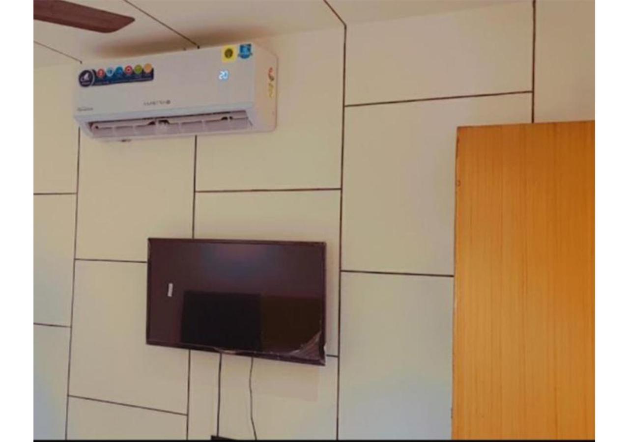 Shree Murlidhar Guest House Surat Exterior foto