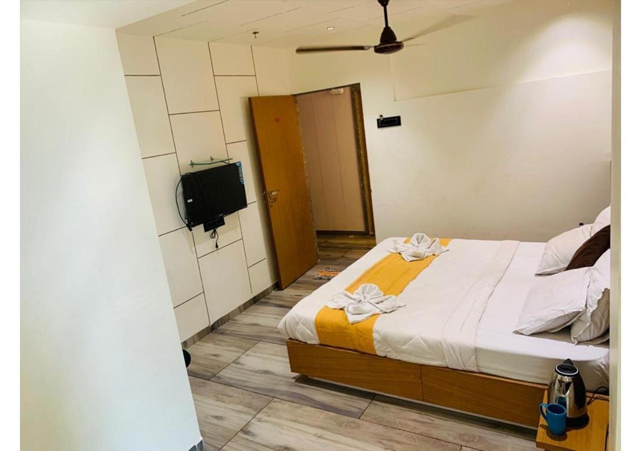 Shree Murlidhar Guest House Surat Exterior foto